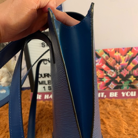 💯 Authentic LV Blue Epi Saint Jacques long strap - Picture 7 of 16